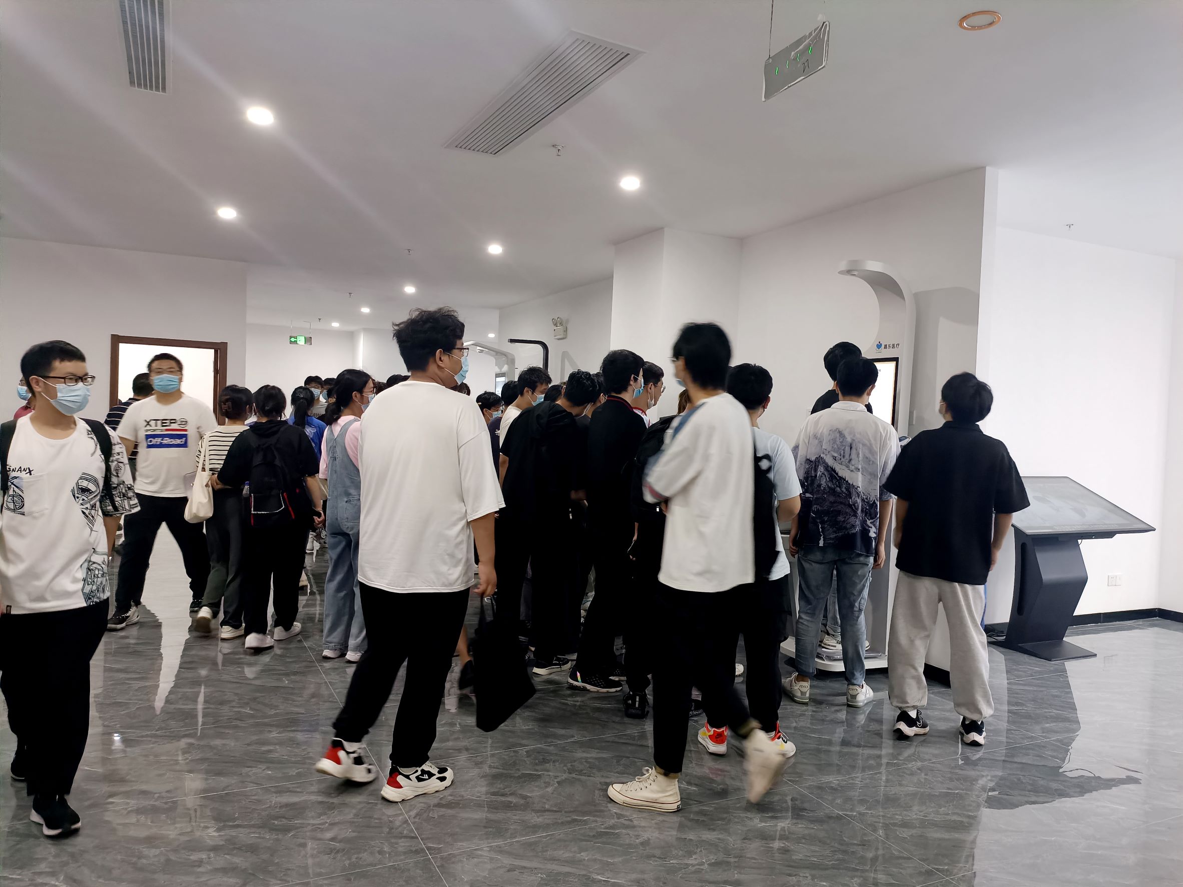 安理大人工智能学院授牌仪式在yd2333云顶电子游戏举行