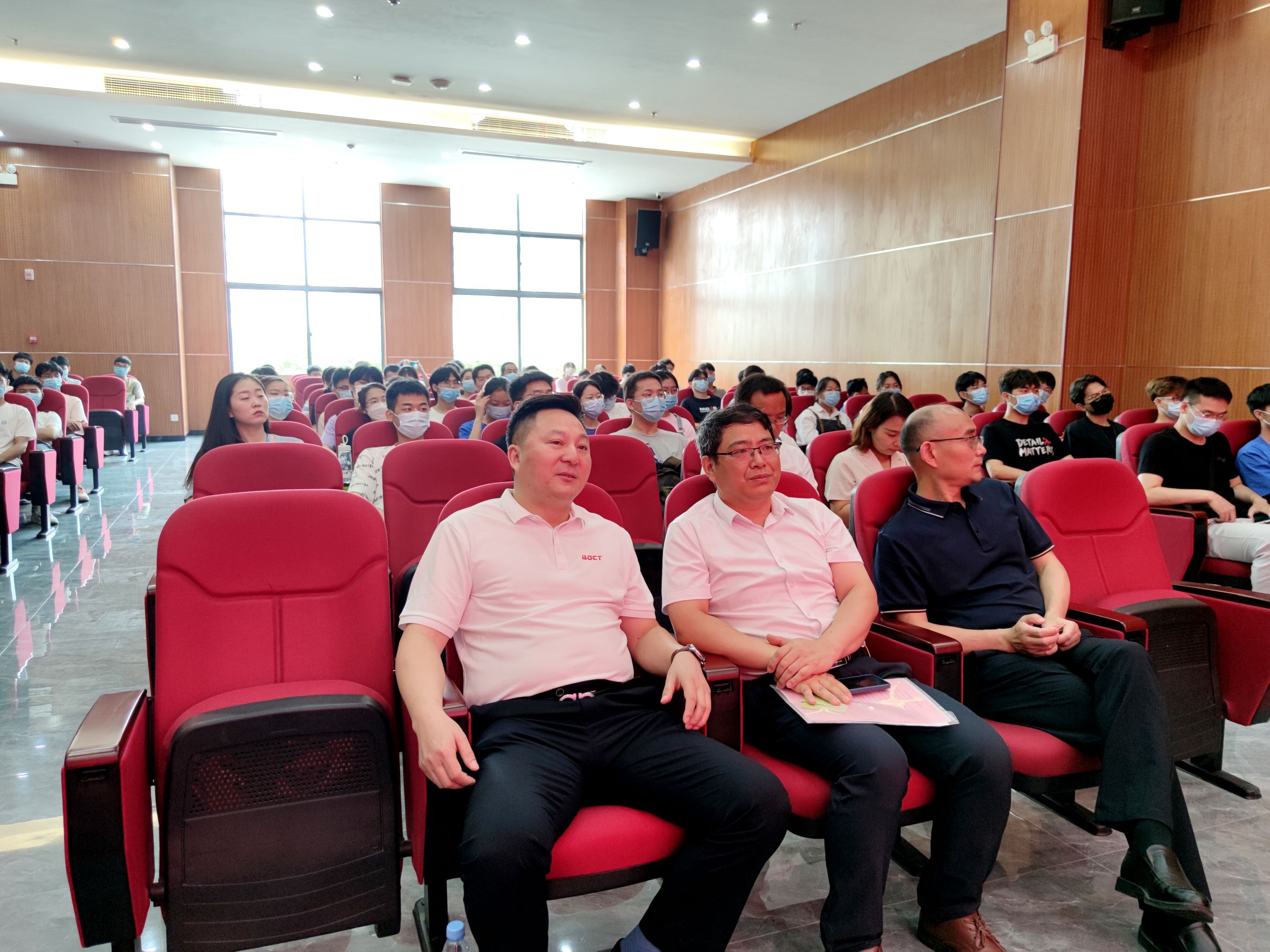 安理大人工智能学院授牌仪式在yd2333云顶电子游戏举行